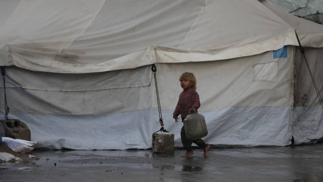 Gazze'deki çadır kamplarını vuran yağış felaketi 3